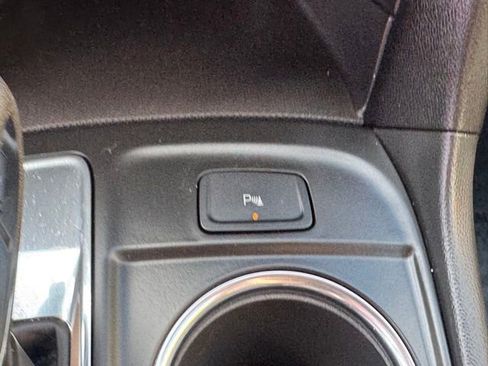 Used 2023 Chevrolet Equinox LT w/ Driver Convenience Package FWD image 27