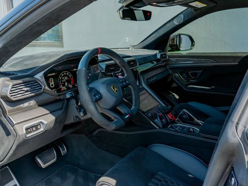 Used 2024 Lamborghini Urus Performante AWD/4WD image 52