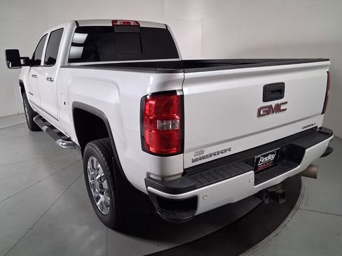Used 2018 GMC Sierra 2500 Denali w/ Duramax Plus Package AWD/4WD image 6