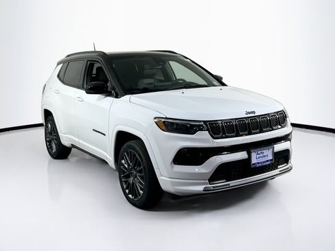 Used 2023 Jeep Compass High Altitude AWD/4WD image 3
