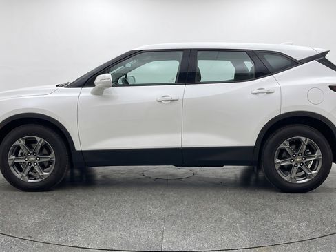 Used 2025 Chevrolet Blazer LT FWD image 5