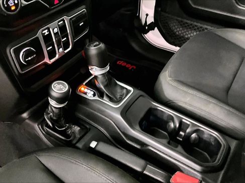 Used 2018 Jeep Wrangler Unlimited Sport S AWD/4WD image 15