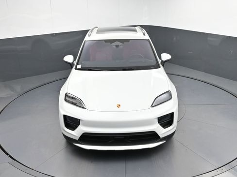 New 2024 Porsche Macan 4 Electric AWD/4WD image 39