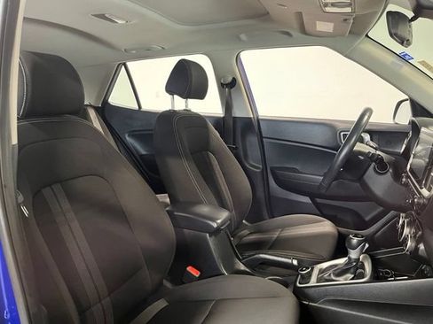 Used 2025 Hyundai Venue SEL FWD image 10