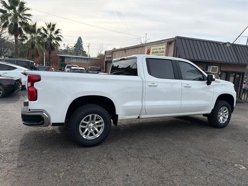 Used 2022 Chevrolet Silverado 1500 LT w/ Z71 Off-Road Package AWD/4WD image 9