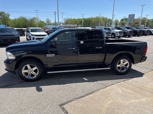 Used 2018 RAM 1500 Express w/ Express Value Package AWD/4WD image 8