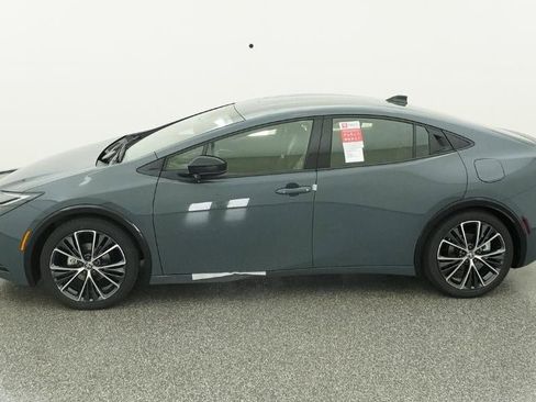New 2026 Toyota Prius XLE FWD image 3