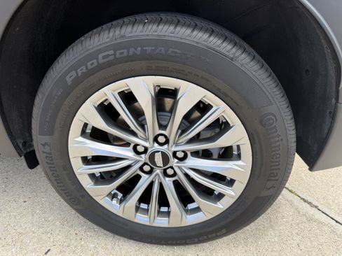 Certified 2024 Cadillac XT4 Premium Luxury w/ Active Safety Package FWD image 28
