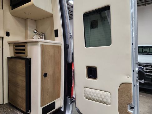 Used 2021 Mercedes-Benz Sprinter 3500 image 79