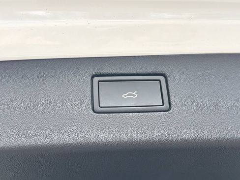 New 2026 Volkswagen Tiguan SEL R-Line AWD/4WD image 24