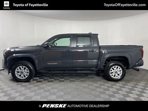 Certified 2025 Toyota Tacoma SR5 w/ SR5 Upgrade Package AWD/4WD image 2
