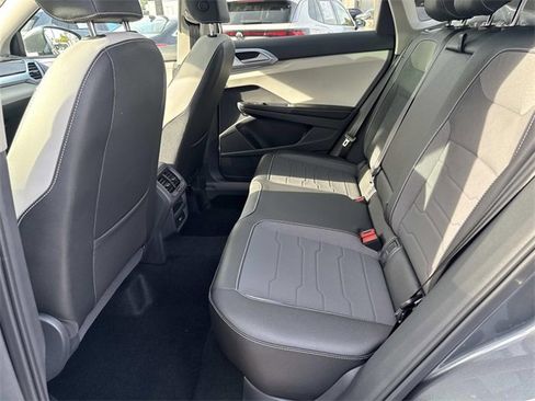 New 2025 Volkswagen Taos SE image 9