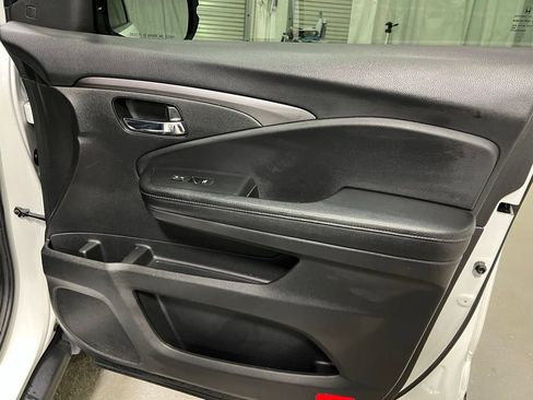 Used 2021 Honda Pilot Special Edition image 10