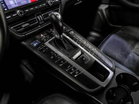 Used 2021 Porsche Macan image 20