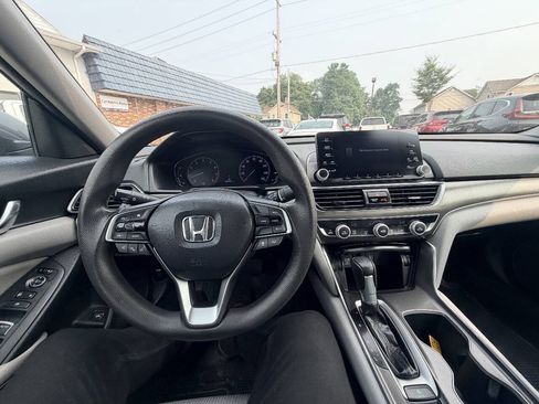 Used 2020 Honda Accord LX image 3