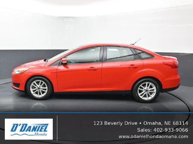Used 2017 Ford Focus SE FWD image 2