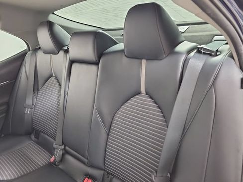 Used 2020 Toyota Camry SE w/ Convenience Package FWD image 13