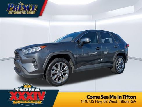 Used 2021 Toyota RAV4 XLE Premium image 1