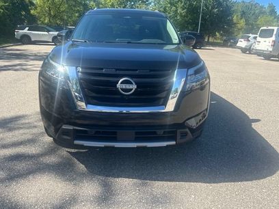 Used 2025 Nissan Pathfinder SL