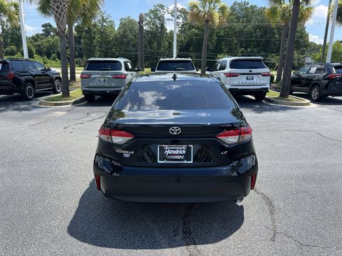 Used 2024 Toyota Corolla LE FWD image 9