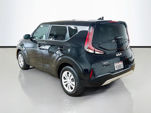 Certified 2025 Kia Soul LX FWD image 5