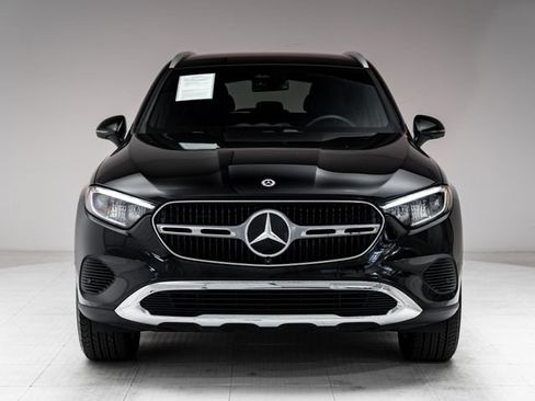 Used 2025 Mercedes-Benz GLC 300 4MATIC image 28