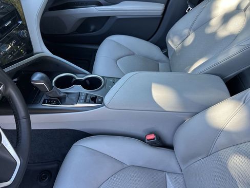 Used 2024 Toyota Camry XLE image 24