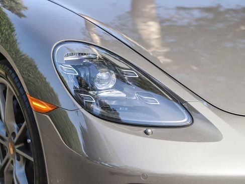 Used 2021 Porsche 718 Cayman RWD image 4