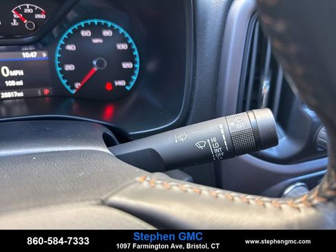 Used 2022 GMC Canyon AT4 image 18