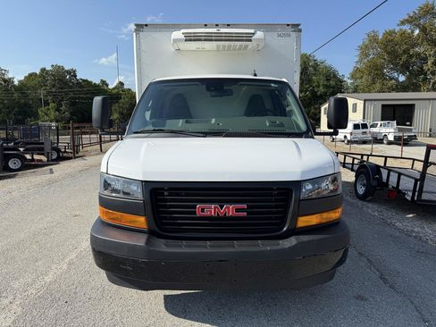 Used 2019 GMC Savana 3500 w/ Power Convenience Package RWD image 11