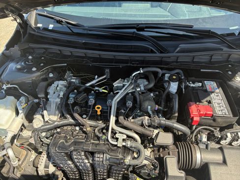 Used 2025 Nissan Altima 2.5 SV image 27