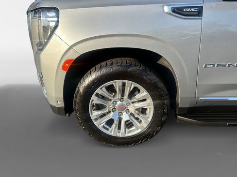 Used 2024 GMC Yukon XL Denali w/ Advanced Technology Package image 15