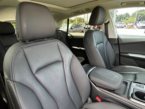 Used 2023 Audi Q8 Premium w/ Convenience Package AWD/4WD image 43