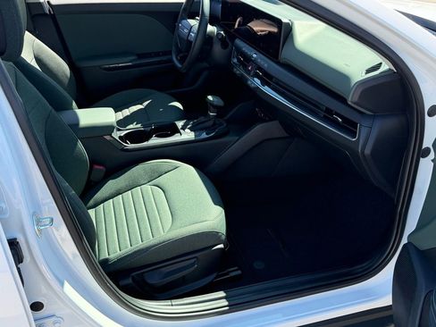 Used 2025 Kia K4 EX image 22