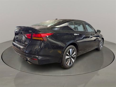 Used 2021 Nissan Altima 2.5 SV w/ SV Premium Package image 7