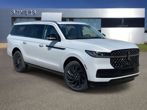 New 2026 Lincoln Navigator L Black Label AWD/4WD image 1