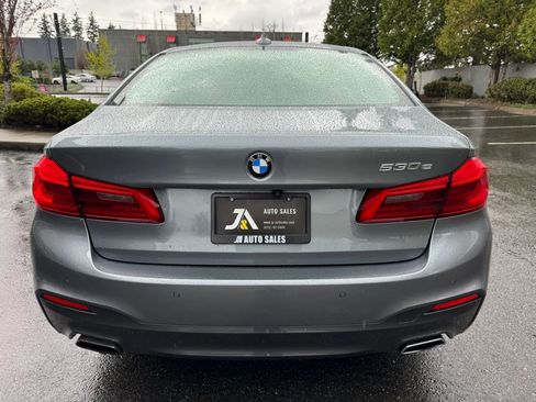 Used 2018 BMW 530e xDrive AWD/4WD image 9