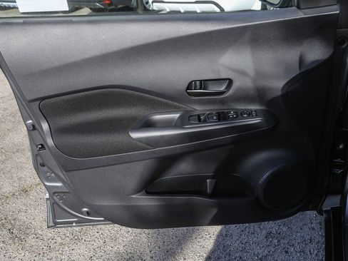 Certified 2025 Nissan Kicks Play S image 19