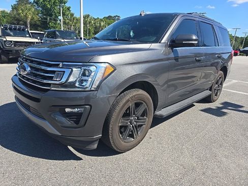 Used 2021 Ford Expedition XLT RWD image 3