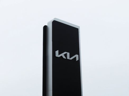 Certified 2022 Kia Stinger GT1 image 9