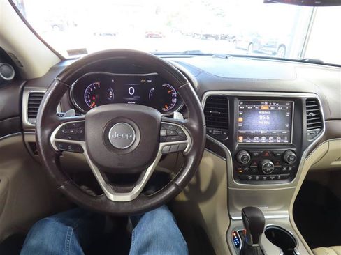Used 2017 Jeep Grand Cherokee Overland AWD/4WD image 23