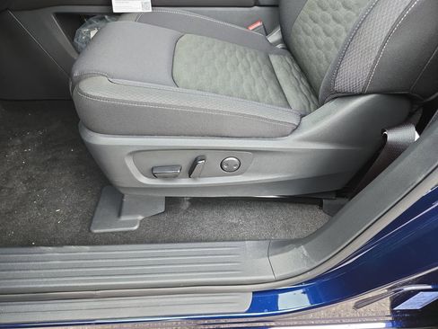 New 2026 Nissan Pathfinder SV AWD/4WD image 32