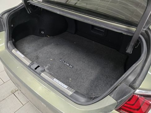 Used 2019 Lexus ES 300h w/ Accessory Package 2 image 18