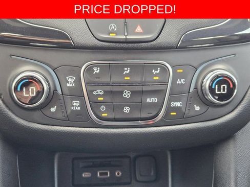 Used 2022 Chevrolet Equinox RS w/ RS Leather Package FWD image 18