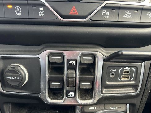 Certified 2021 Jeep Wrangler Unlimited Sahara AWD/4WD image 22