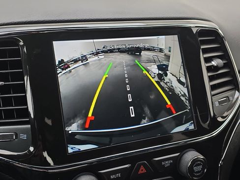 Used 2021 Jeep Grand Cherokee Limited w/ Premium Lighting Group image 27