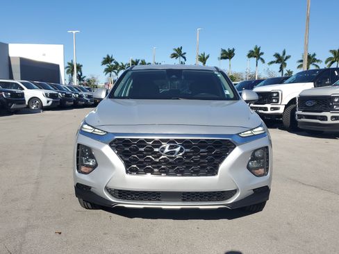 Used 2020 Hyundai Santa Fe SE image 2