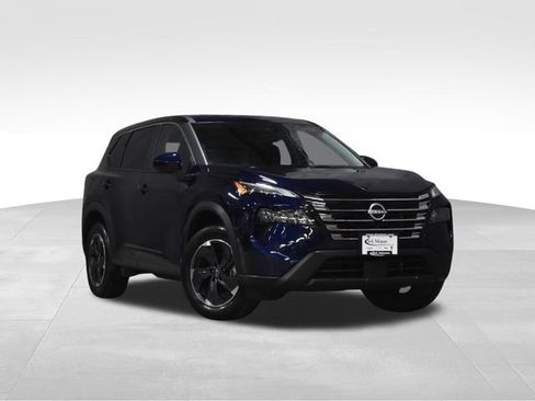 Used 2025 Nissan Rogue SV AWD/4WD image 3
