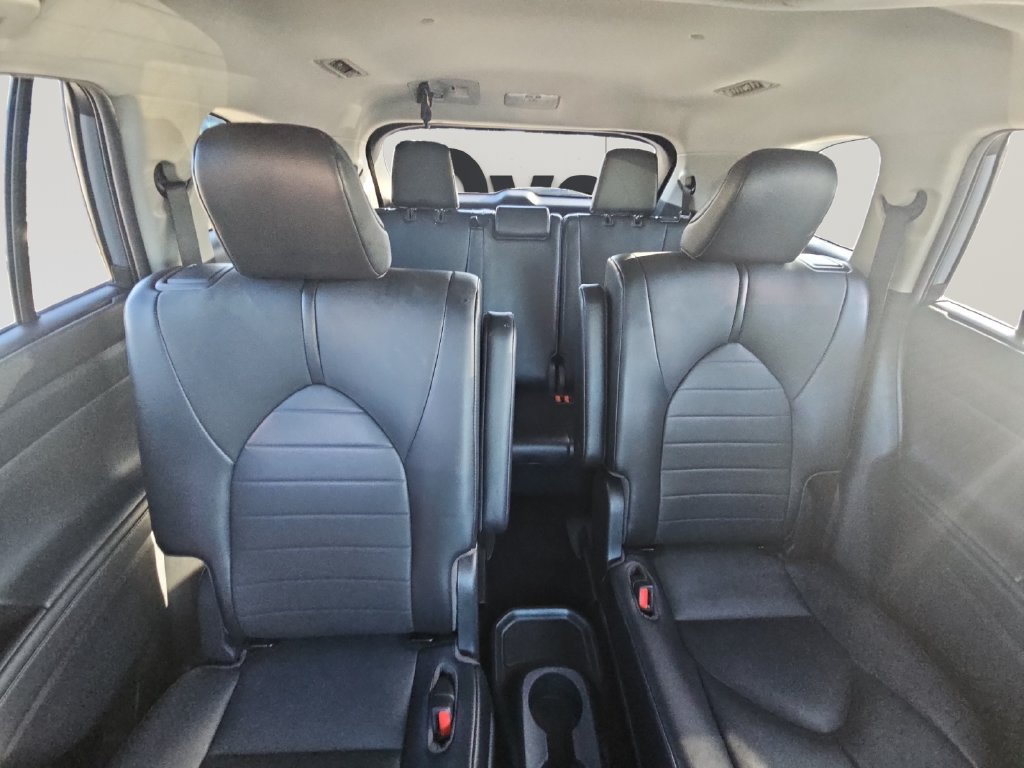 Used 2021 Toyota Highlander XLE FWD image 17