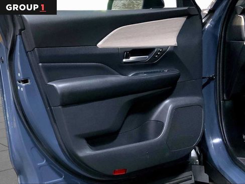 Certified 2024 Toyota Grand Highlander AWD image 22